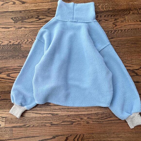 Light baby blue grey cropped turtleneck Free People Movement fleece new - Picture 6 of 8